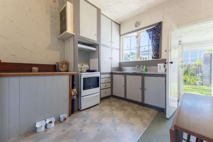 25 The Esplanade Raumati South_13