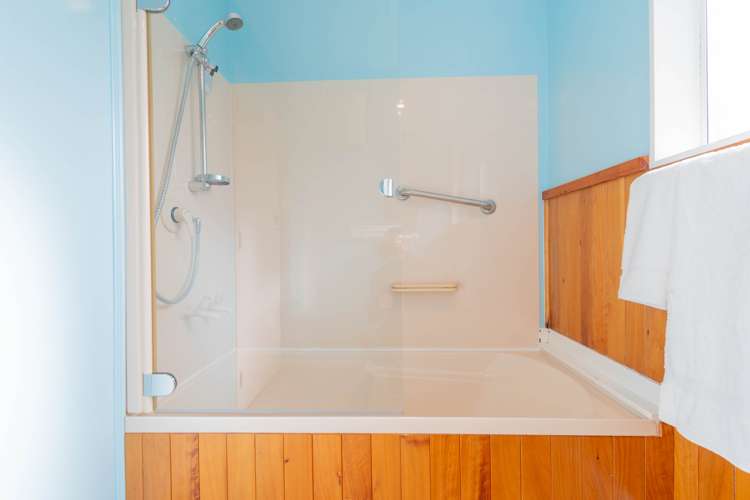 48 Westmere Place Manapouri_13