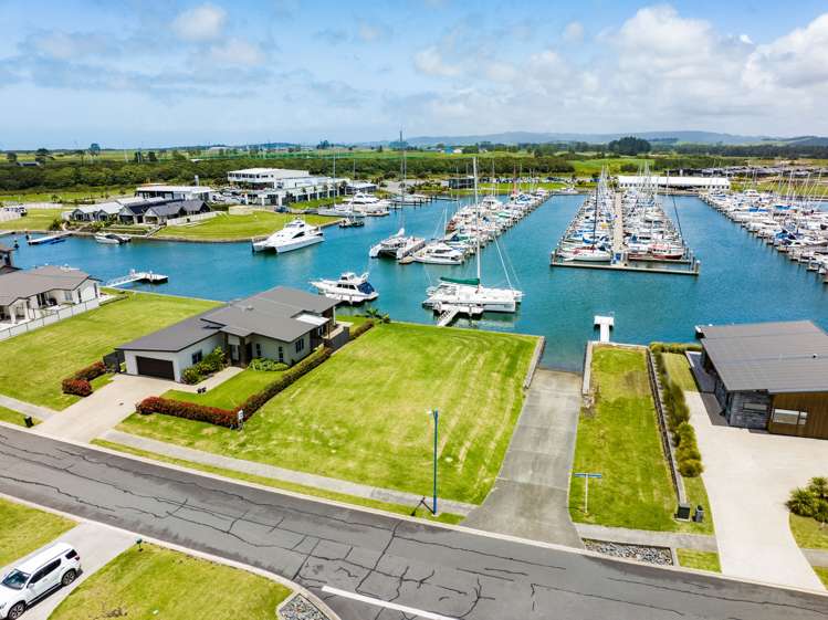 12 Finch Street One Tree Point_5