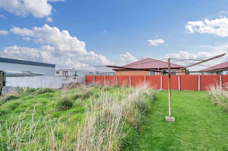 16 Lowe Street Avenal_10