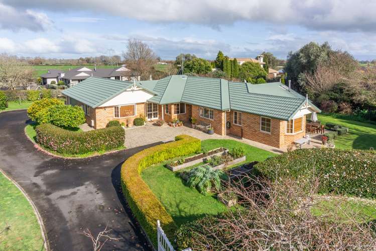 60 Cowley Drive Leamington_35