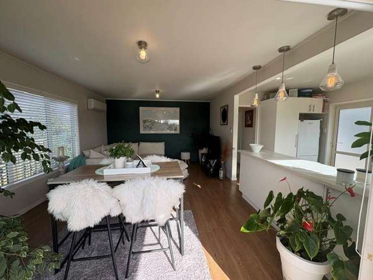 2/2 Maxwelton Drive Mairangi Bay_5