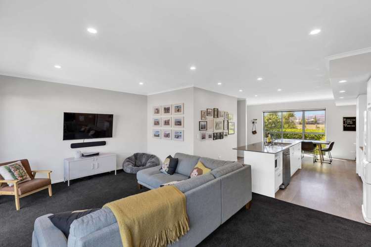 16 Tippet Crescent Wigram_8