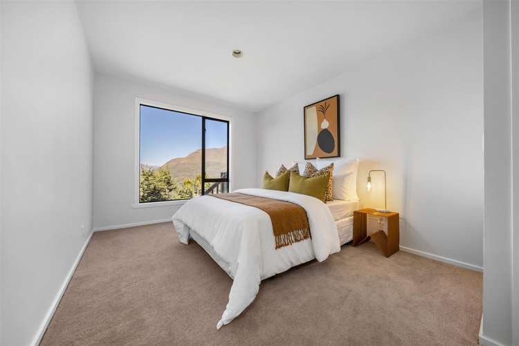 138b Wynyard Crescent Fernhill/Sunshine Bay_14