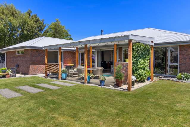 2 Hitaua Place - Private, Polished, Party Ready