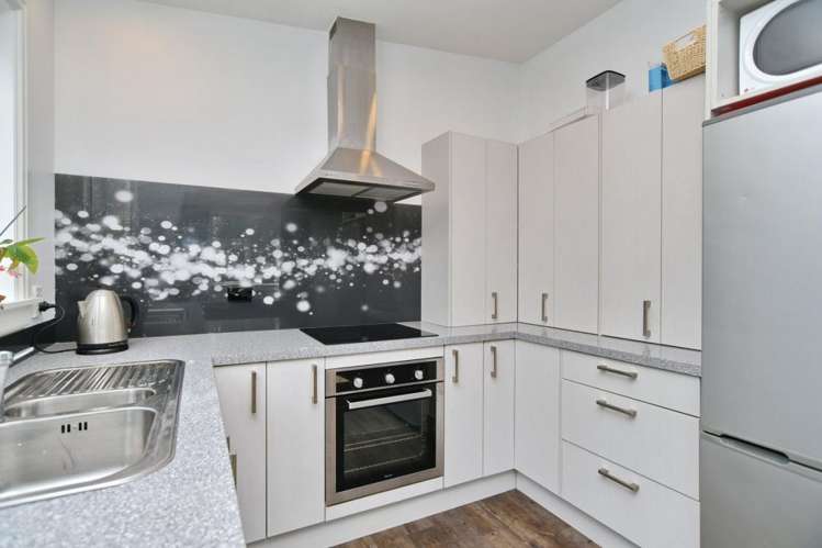 98 Hargood Street Woolston_8