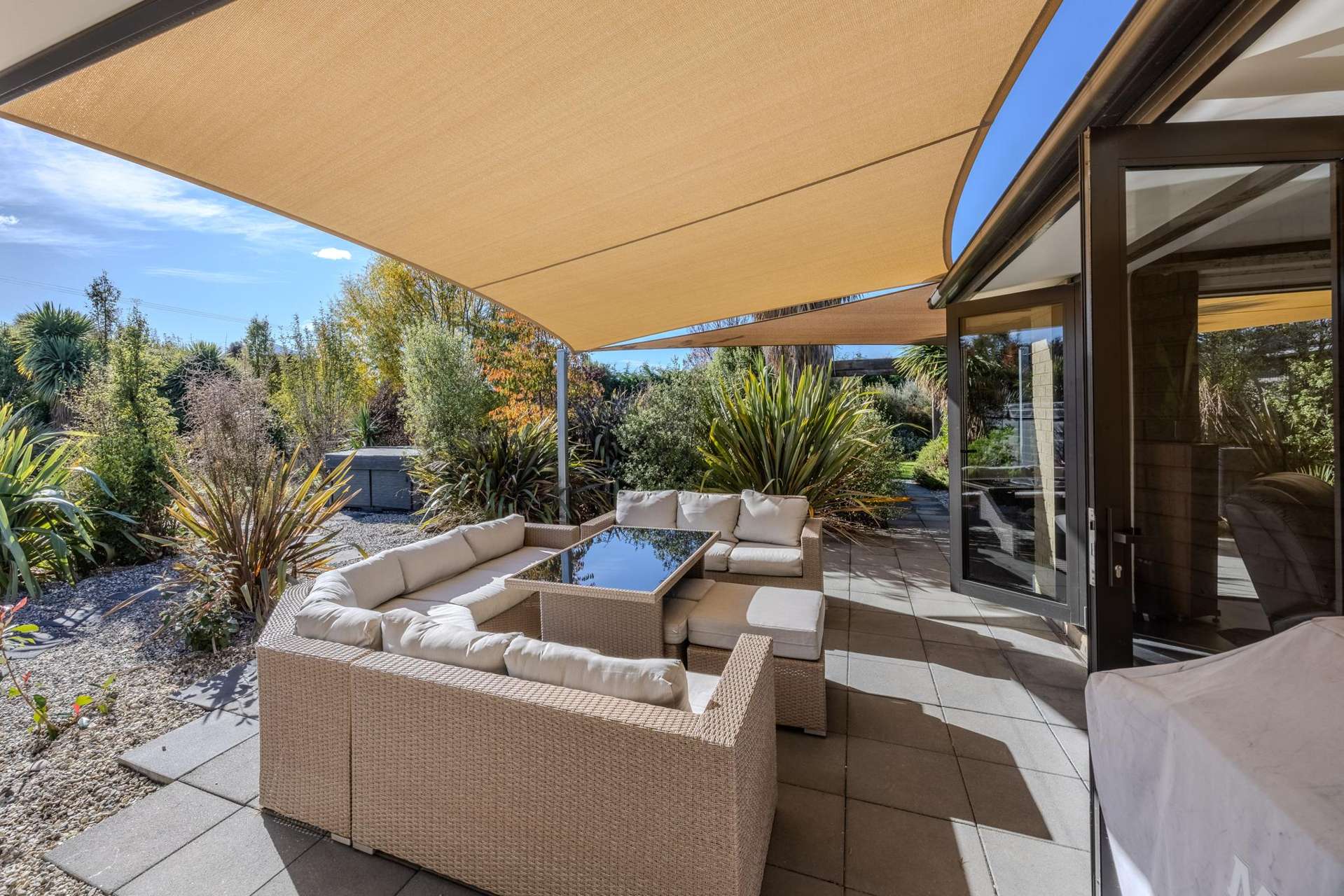 10 Jack Young Place Albert Town_0