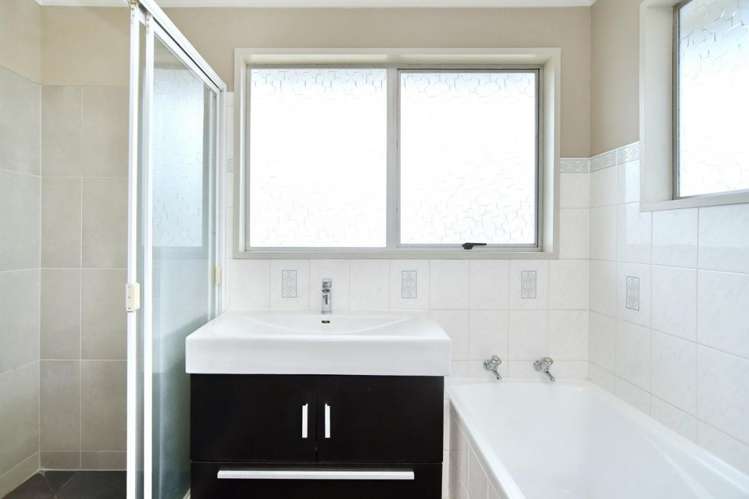 26 Yellowstone Crescent Burwood_15