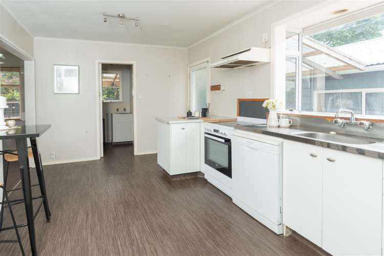 6 Tomin Road Glenview_5