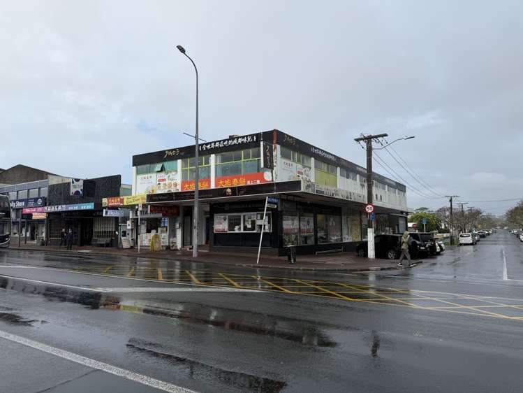 Ground/660 Dominion Road_0