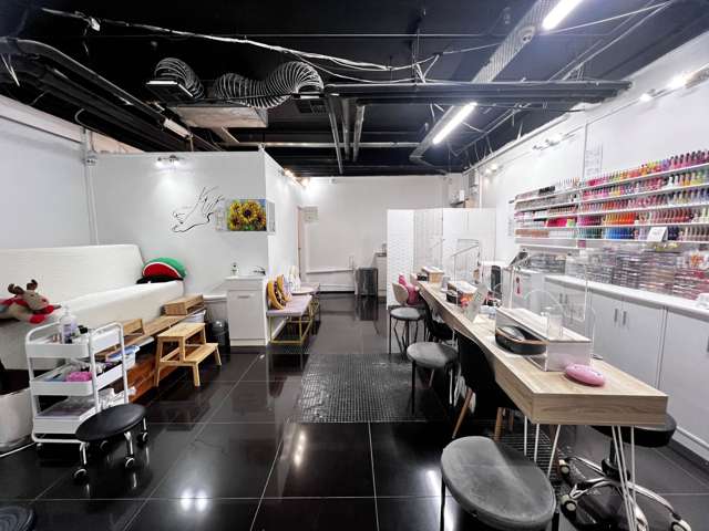 Unit 2J/239 Queen Street City Centre_4