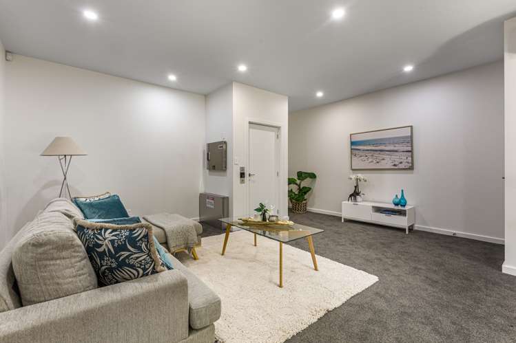 8a Crispe Road Clarks Beach_10