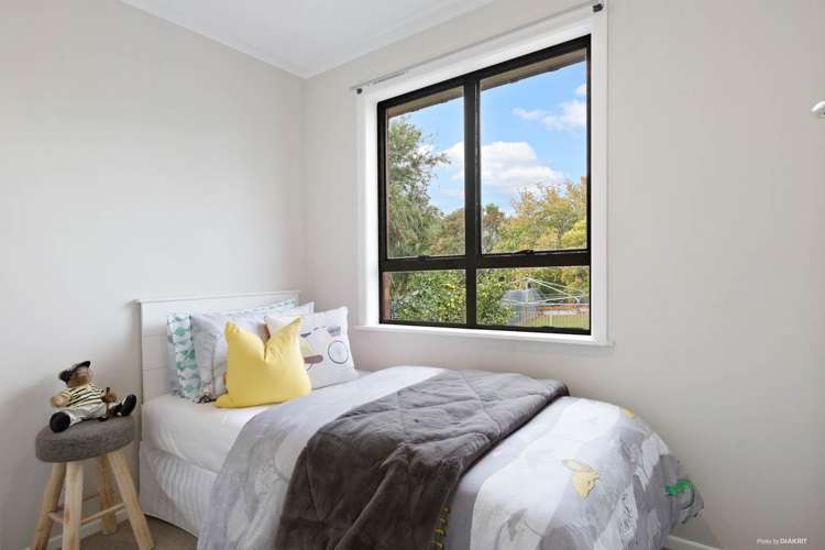 15 Royal View Road Te Atatu South_12