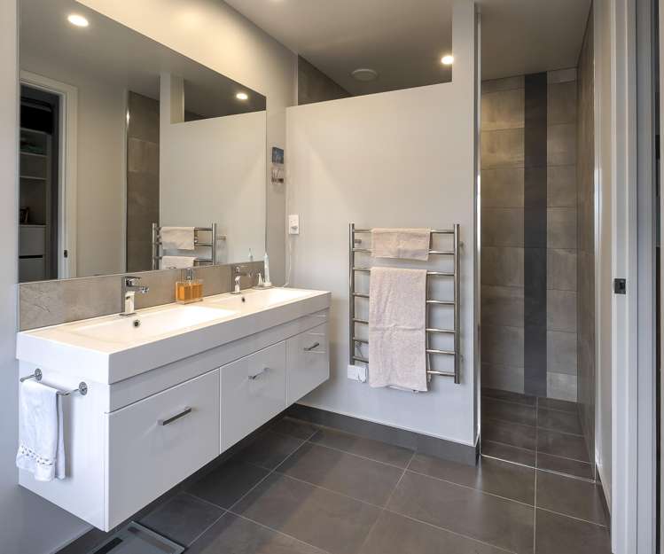 36 Pelorus Avenue Poraiti_10