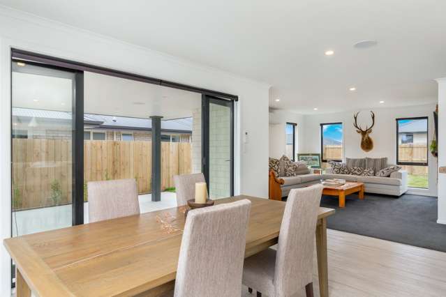 22 Spitfire Drive Burleigh_2