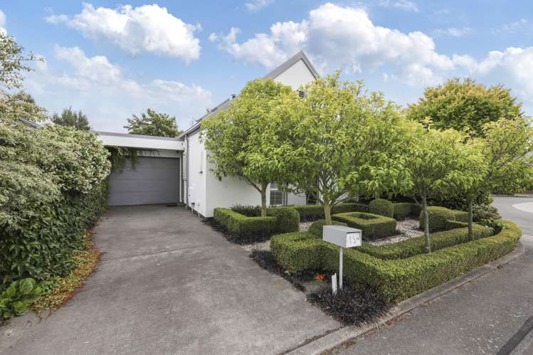 15 Famille Close Yaldhurst_24