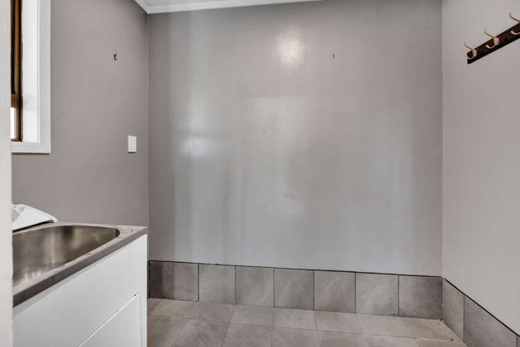 7 Swansea Road Stratford_21