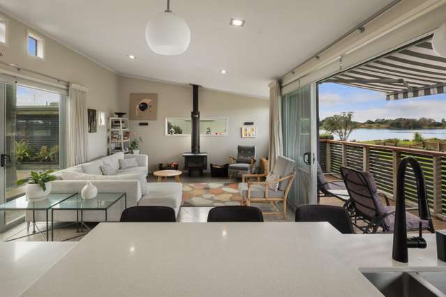 Open Plan Living With Harbour Views