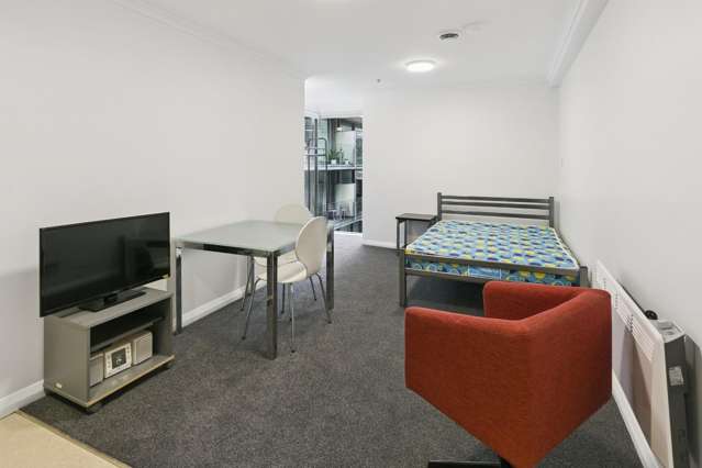 710/15 Holland Street 2185_2