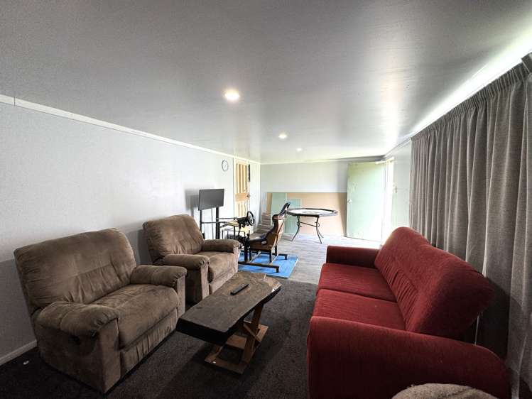 64 James Street Balclutha_16