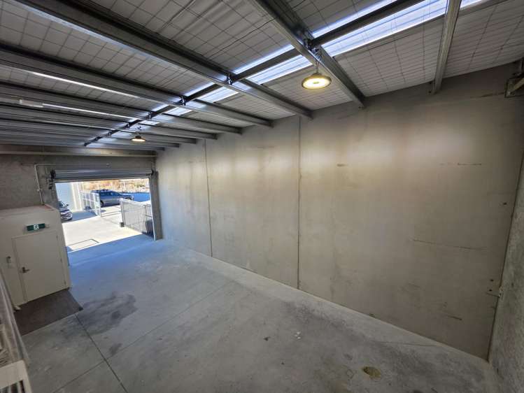 2/7 Lake Bryndwr Lane Burnside_15