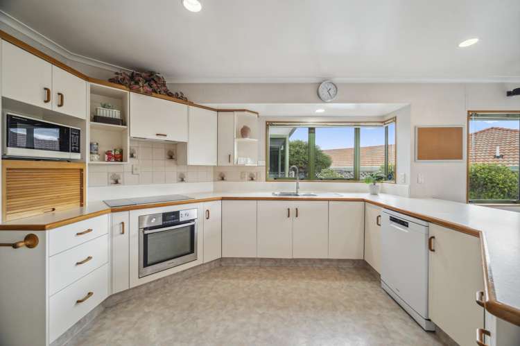 16 Kahurangi Drive Lynmore_6