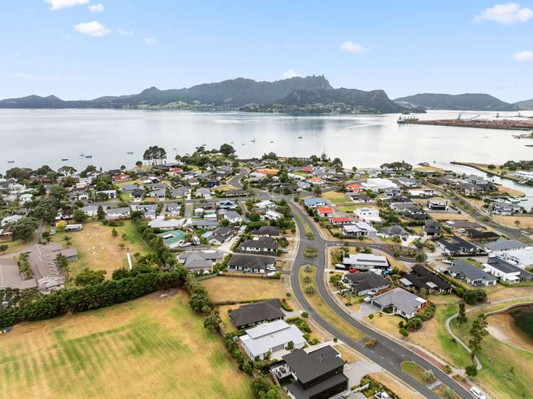 22 Stace Hopper Drive One Tree Point_24