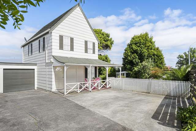 1/1 Cascades Road Pakuranga Heights_4