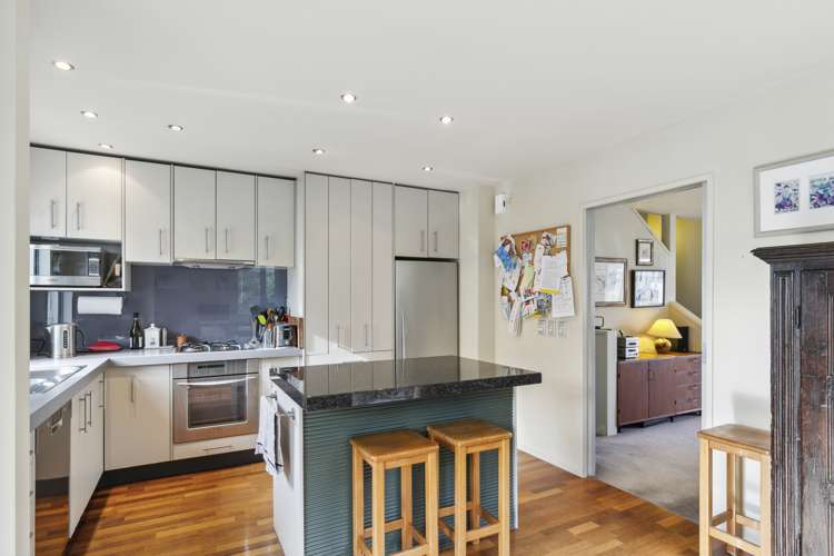 83/305 Evans Bay Parade Hataitai_7