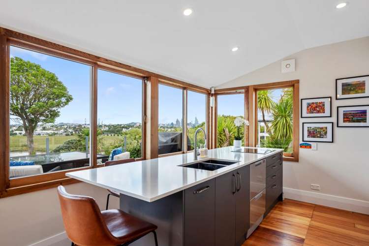 39 Ngataringa Road Devonport_16