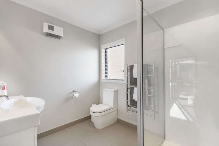 22 Pescara Point Karaka_10