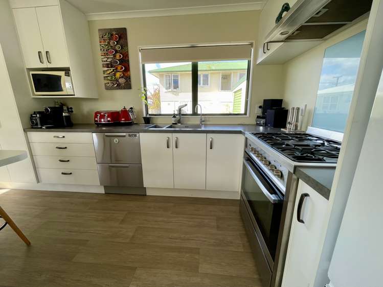 16B Manson Street Greerton_12