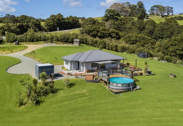 PICTURESQUE BUSH CLAD VIEWS