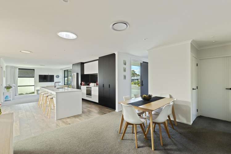 10 Mackillop Way Brooklands_14