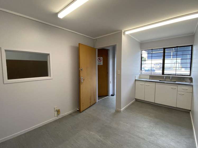 Unit 5/8-10 Firth Street Drury_4