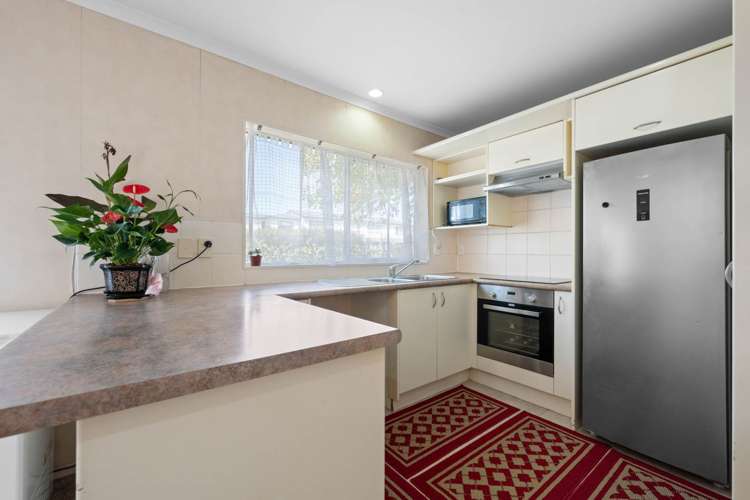 1 Borris Close East Tamaki_13