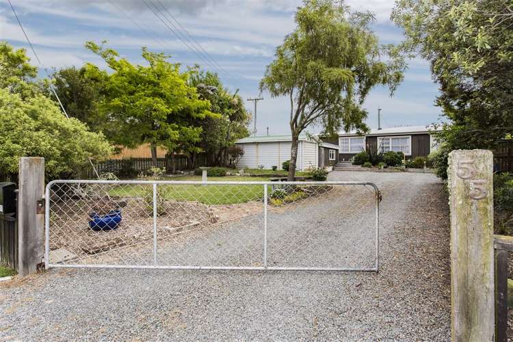 55 Batten Grove The Pines Beach_1