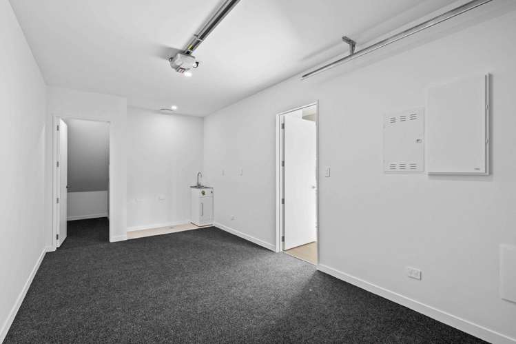 6 Yellow Pear Lane Karaka_14