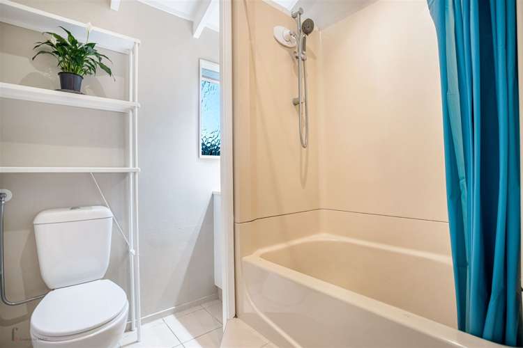 8/89a Royal Road Massey_10