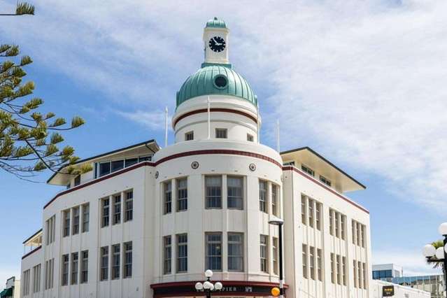 Three apartments in Art Deco icon for sale for first time in almost 20 years