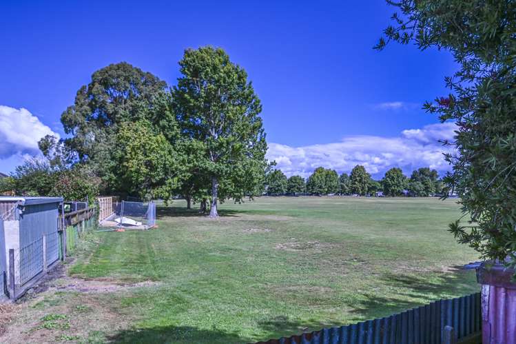 1209a Willowpark Road North Mayfair_1