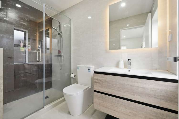 9/90 Picasso Drive West Harbour_17