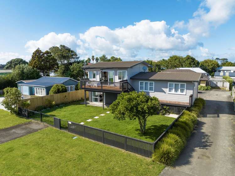 11 Crispe Road Clarks Beach_16