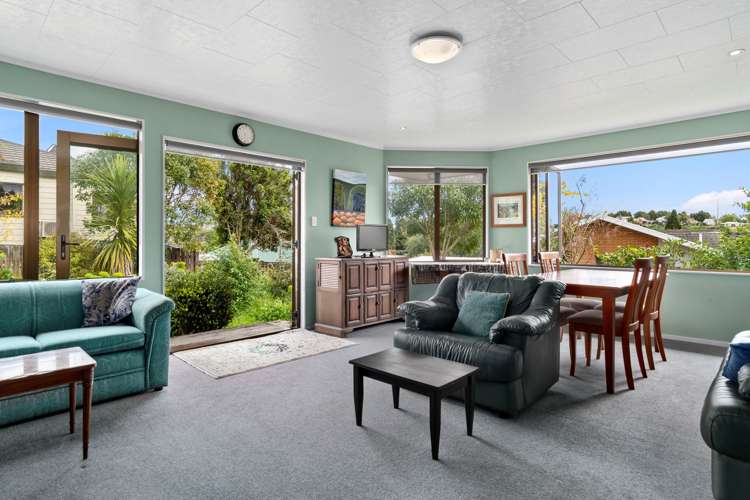 64 Welcome Bay Road Welcome Bay_9