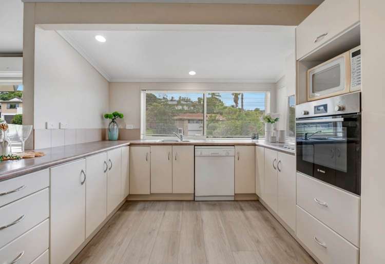 1 Grovenor Drive Orewa_6