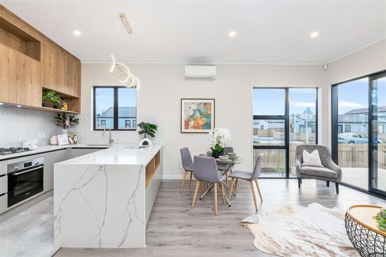 16 Taiororua Avenue Massey_19