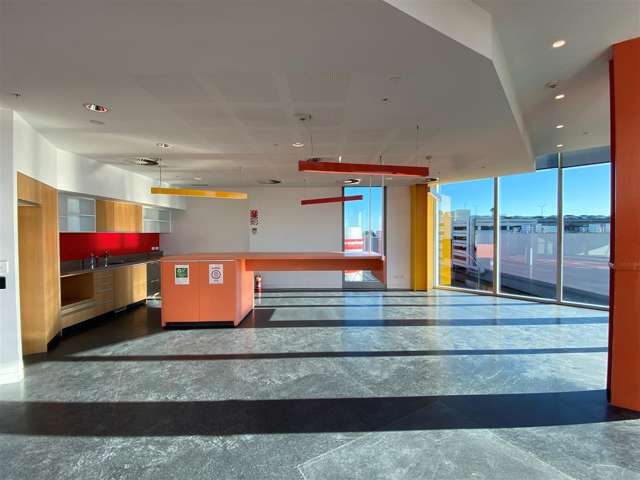 Part 3rd Floor, 109 Ward Street Hamilton Central_1