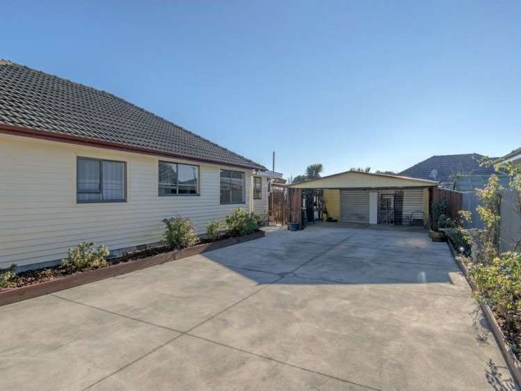 14 Roberts Road Hei Hei_11