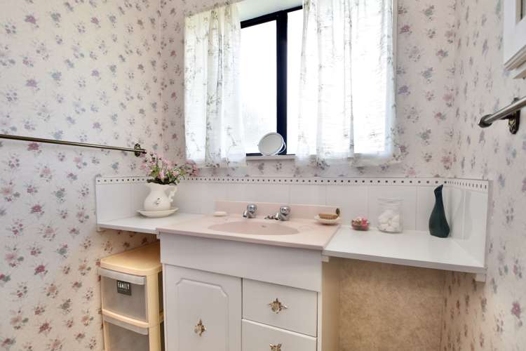 16a Seddon Street Carterton_13