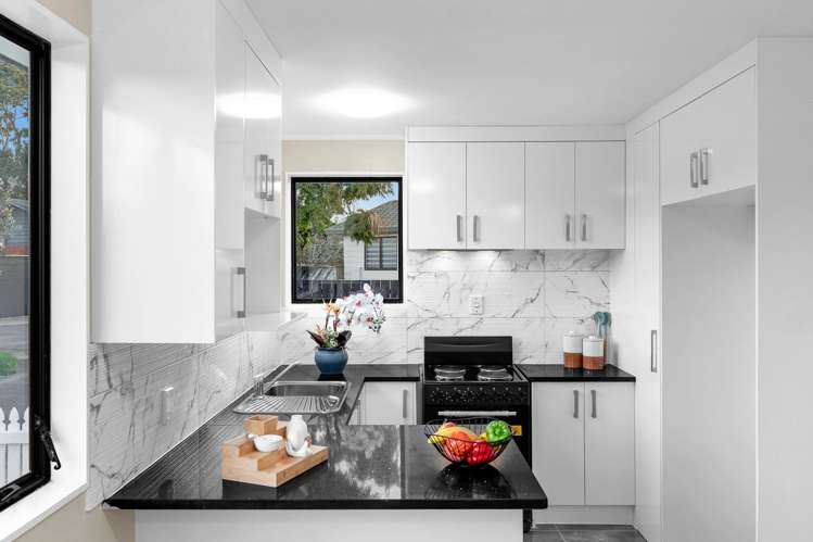 2/14 Etherton Drive Weymouth_5